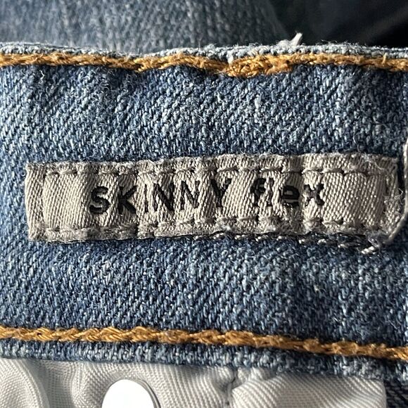 CJ Black SZ 38/32 Skinny Flex Jeans Medium Wash Whiskered Pockets Zip-Fly Mens - Picture 13 of 13